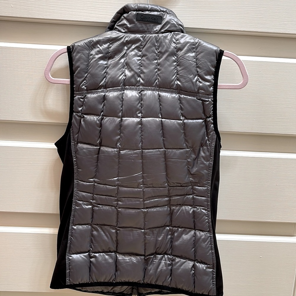 Calvin Klein Performance Vest - Picture 4 of 6
